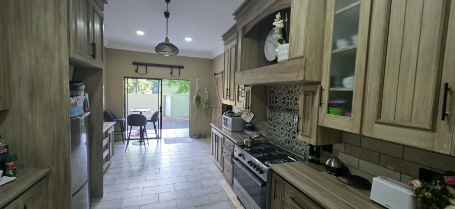 6 Bedroom Property for Sale in Parys Free State